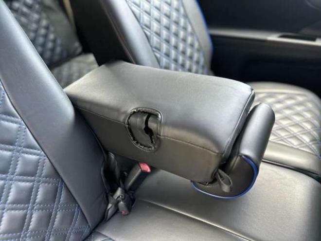 ウィッシュ1.8 X 4WD　記録簿　パワステ　パワーウィンドウ　純正ナビ　地デジフルセグ　社外アルミ　ABS　キーレス　ETC　シートカバー　純正エンジンスターター 1800