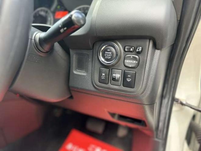 ウィッシュ1.8 X 4WD　記録簿　パワステ　パワーウィンドウ　純正ナビ　地デジフルセグ　社外アルミ　ABS　キーレス　ETC　シートカバー　純正エンジンスターター 1800