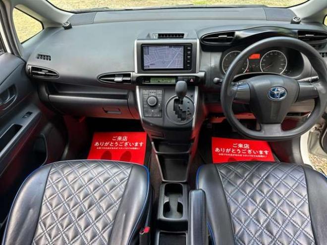 ウィッシュ1.8 X 4WD　記録簿　パワステ　パワーウィンドウ　純正ナビ　地デジフルセグ　社外アルミ　ABS　キーレス　ETC　シートカバー　純正エンジンスターター 1800