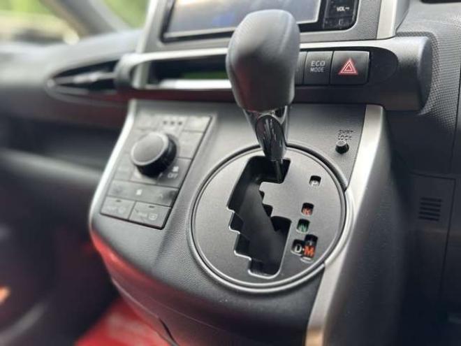 ウィッシュ1.8 X 4WD　記録簿　パワステ　パワーウィンドウ　純正ナビ　地デジフルセグ　社外アルミ　ABS　キーレス　ETC　シートカバー　純正エンジンスターター 1800