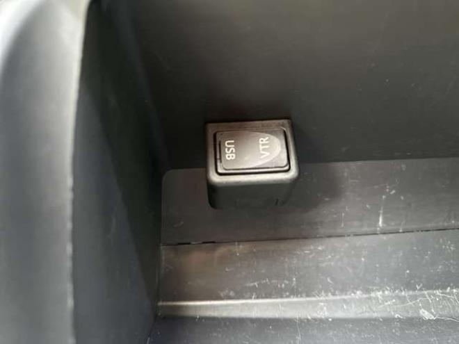 ウィッシュ1.8 X 4WD　記録簿　パワステ　パワーウィンドウ　純正ナビ　地デジフルセグ　社外アルミ　ABS　キーレス　ETC　シートカバー　純正エンジンスターター 1800