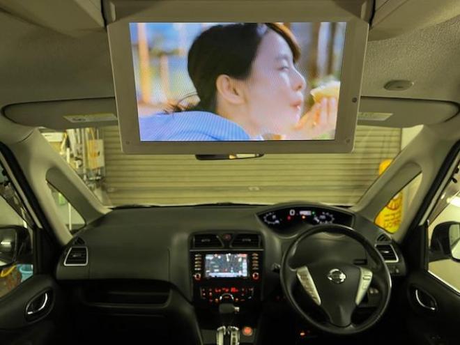 セレナハイウェイスター　禁煙車　ＷＡＫＯＳバリアスコーティング済　社外１８インチＡＷ　社外１５ＡＷ＋スタッドレスタイヤ付　両側パワースライドドア　純正ナビ（フルセグ地デジ　ＤＶＤ再生　Ｂｌｕｅｔｏｏｔｈハンズフリー）＋バックカメラ　純正リアフリップダウンモニター　クルーズコントロール　アイドリングストップ　横滑り防止装置　ＨＩＤ　ＥＴＣ 　タイミングチェーン 4WD 2000 5Dr