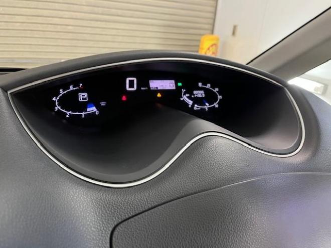 セレナハイウェイスター　禁煙車　ＷＡＫＯＳバリアスコーティング済　社外１８インチＡＷ　社外１５ＡＷ＋スタッドレスタイヤ付　両側パワースライドドア　純正ナビ（フルセグ地デジ　ＤＶＤ再生　Ｂｌｕｅｔｏｏｔｈハンズフリー）＋バックカメラ　純正リアフリップダウンモニター　クルーズコントロール　アイドリングストップ　横滑り防止装置　ＨＩＤ　ＥＴＣ 　タイミングチェーン 4WD 2000 5Dr
