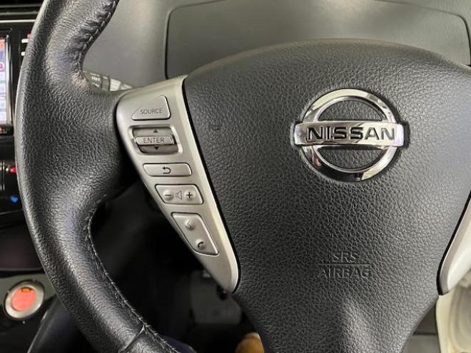 セレナハイウェイスター　禁煙車　ＷＡＫＯＳバリアスコーティング済　社外１８インチＡＷ　社外１５ＡＷ＋スタッドレスタイヤ付　両側パワースライドドア　純正ナビ（フルセグ地デジ　ＤＶＤ再生　Ｂｌｕｅｔｏｏｔｈハンズフリー）＋バックカメラ　純正リアフリップダウンモニター　クルーズコントロール　アイドリングストップ　横滑り防止装置　ＨＩＤ　ＥＴＣ 　タイミングチェーン 4WD 2000 5Dr