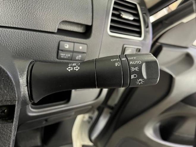 セレナハイウェイスター　禁煙車　ＷＡＫＯＳバリアスコーティング済　社外１８インチＡＷ　社外１５ＡＷ＋スタッドレスタイヤ付　両側パワースライドドア　純正ナビ（フルセグ地デジ　ＤＶＤ再生　Ｂｌｕｅｔｏｏｔｈハンズフリー）＋バックカメラ　純正リアフリップダウンモニター　クルーズコントロール　アイドリングストップ　横滑り防止装置　ＨＩＤ　ＥＴＣ 　タイミングチェーン 4WD 2000 5Dr