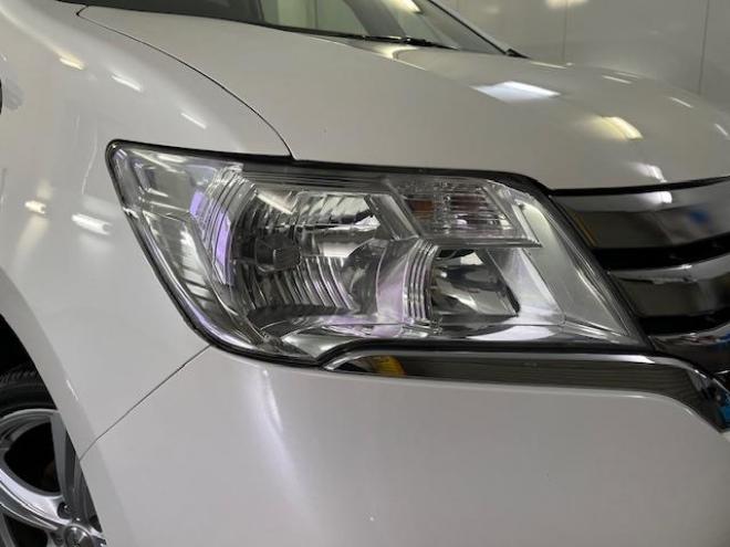 セレナハイウェイスター　禁煙車　ＷＡＫＯＳバリアスコーティング済　社外１８インチＡＷ　社外１５ＡＷ＋スタッドレスタイヤ付　両側パワースライドドア　純正ナビ（フルセグ地デジ　ＤＶＤ再生　Ｂｌｕｅｔｏｏｔｈハンズフリー）＋バックカメラ　純正リアフリップダウンモニター　クルーズコントロール　アイドリングストップ　横滑り防止装置　ＨＩＤ　ＥＴＣ 　タイミングチェーン 4WD 2000 5Dr