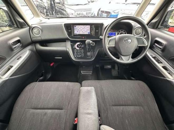 デイズルークスハイウェイスターX Vセレクション 4WD　パワースライドドア　バックモニター 660