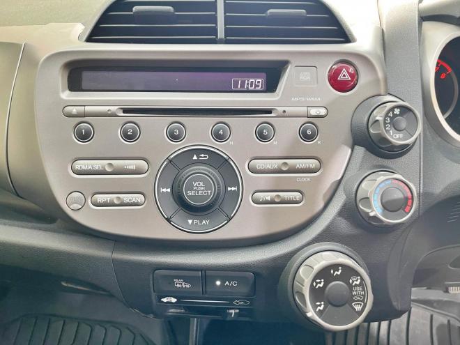 フィット1.3G 4WD 5年保証 ETC 寒冷地仕様 車検整備2年付