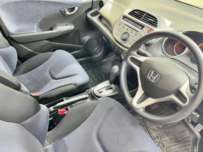 フィット1.3G 4WD 5年保証 ETC 寒冷地仕様 車検整備2年付