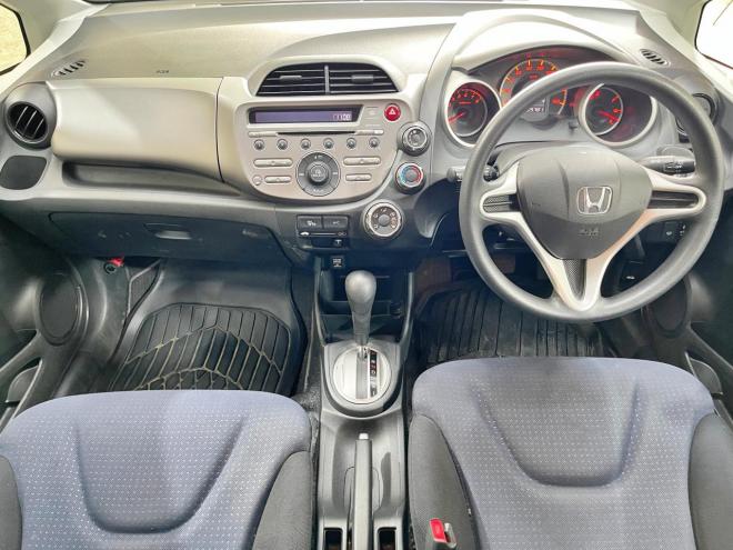 フィット1.3G 4WD 5年保証 ETC 寒冷地仕様 車検整備2年付