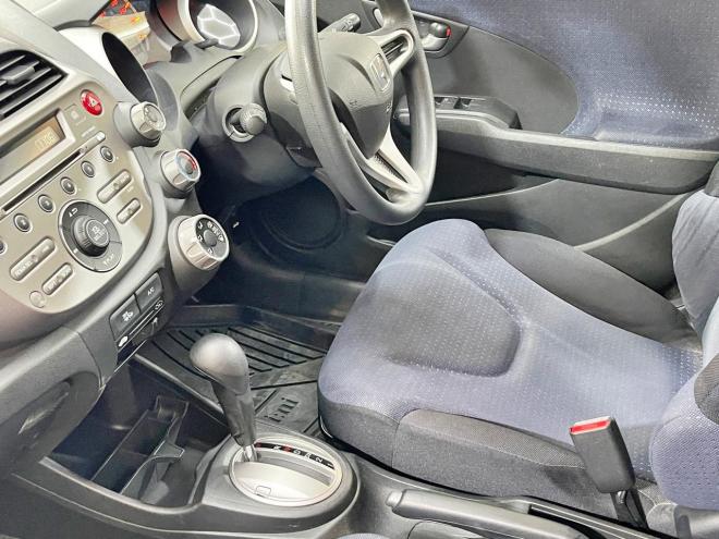 フィット1.3G 4WD 5年保証 ETC 寒冷地仕様 車検整備2年付