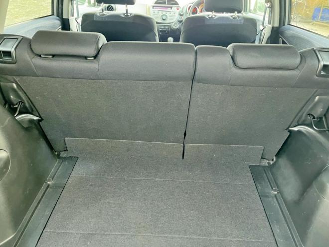 フィット1.3G 4WD 5年保証 ETC 寒冷地仕様 車検整備2年付
