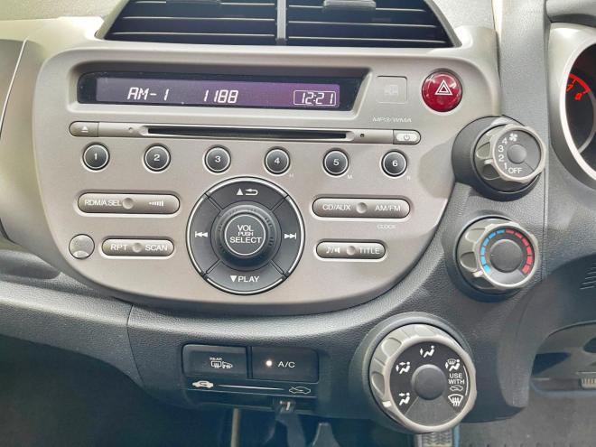 フィット1.3G 4WD 5年保証 寒冷地仕様 車検整備2年付