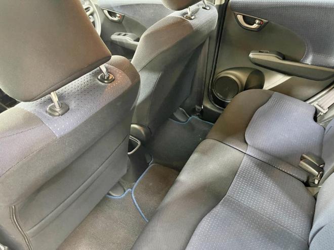 フィット1.3G 4WD 5年保証 寒冷地仕様 車検整備2年付