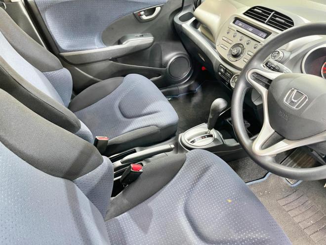フィット1.3G 4WD 5年保証 寒冷地仕様 車検整備2年付