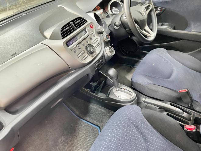フィット1.3G 4WD 5年保証 寒冷地仕様 車検整備2年付