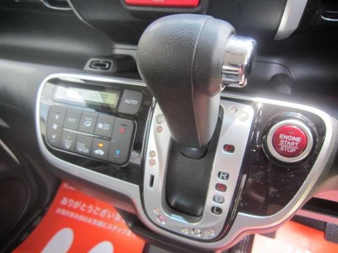 N-BOXカスタムG Lパッケージ 4WD　パワスラドア ナビTV スマートキー 車検令和8年9月 夏冬タイヤ 660