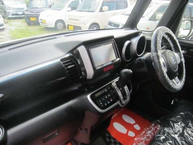 N-BOXカスタムG Lパッケージ 4WD　パワスラドア ナビTV スマートキー 車検令和8年9月 夏冬タイヤ 660