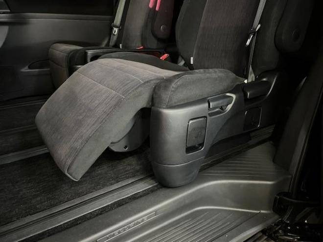 ヴェルファイア２．４Ｚ　後期型　本州仕入　禁煙車　ＷＡＫＯＳバリアスコーティング済　純正１８インチＡＷ＋新品夏タイヤ　社外１６ＡＷ＋スタッドレスタイヤ付　両側パワースライドドア　純正ＨＤＤナビ（フルセグ地デジ　ＤＶＤ再生　Ｂｌｕｅｔｏｏｔｈ）＋バックカメラ　純正１１インチリアフリップダウンモニター　コーナーセンサー　横滑り防止装置　ＨＩＤ　ＥＴＣ 　タイミングチェーン 4WD 2400 5Dr
