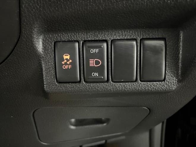 エクストレイル２０Ｘｔ　本州仕入　寒冷地仕様　禁煙車　ＷＡＫＯＳバリアスコーティング済　社外１６インチＡＷ＋ＴＯＹＯホワイトレタータイヤ　社外１６ＡＷ＋スタッドレスタイヤ付　カロッツェリアナビ（地デジ　ＤＶＤ再生ＯＫ再生　Ｂｌｕｅｔｏｏｔｈ）　純正カプロンシート　ヒルディセントコントロール　ＨＩＤヘッドライト　純正ハイパールーフレール　両席シートヒーター　インテリジェントキー　横滑り防止装置　タイミングチェーン車 4WD 2000 5Dr
