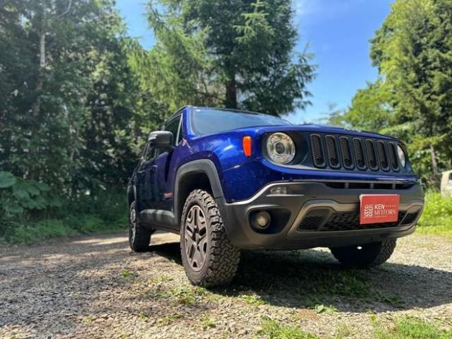 ジープレネゲード トレイルホーク 4WD　ワンオーナー/リフトUP/純正ナビ/Bカメラ 正規輸入車 2400