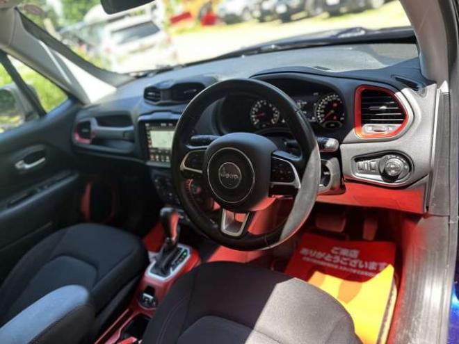 ジープレネゲード トレイルホーク 4WD　ワンオーナー/リフトUP/純正ナビ/Bカメラ 正規輸入車 2400