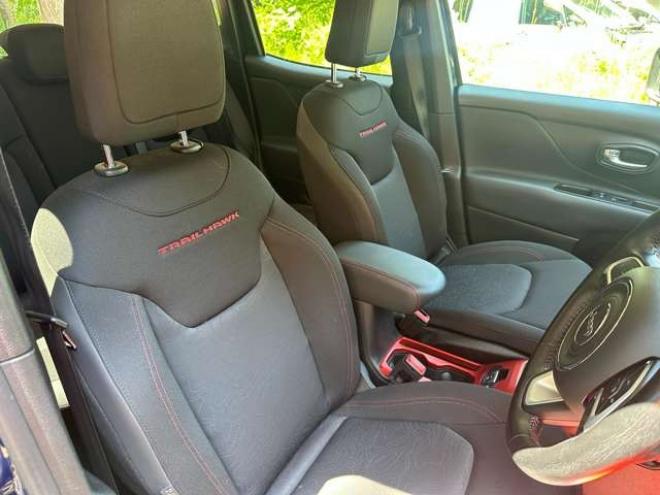 ジープレネゲード トレイルホーク 4WD　ワンオーナー/リフトUP/純正ナビ/Bカメラ 正規輸入車 2400