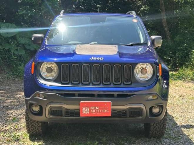 ジープレネゲード トレイルホーク 4WD　ワンオーナー/リフトUP/純正ナビ/Bカメラ 正規輸入車 2400
