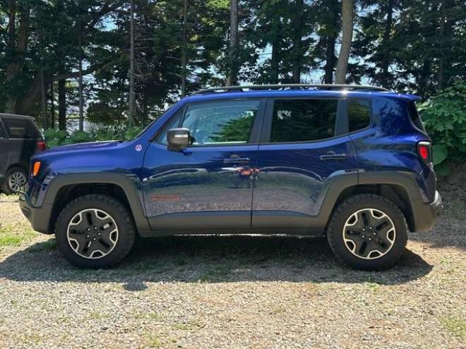 ジープレネゲード トレイルホーク 4WD　ワンオーナー/リフトUP/純正ナビ/Bカメラ 正規輸入車 2400