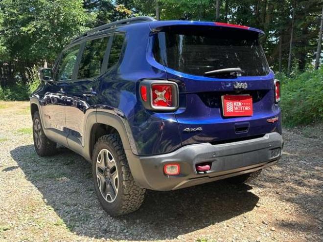 ジープレネゲード トレイルホーク 4WD　ワンオーナー/リフトUP/純正ナビ/Bカメラ 正規輸入車 2400