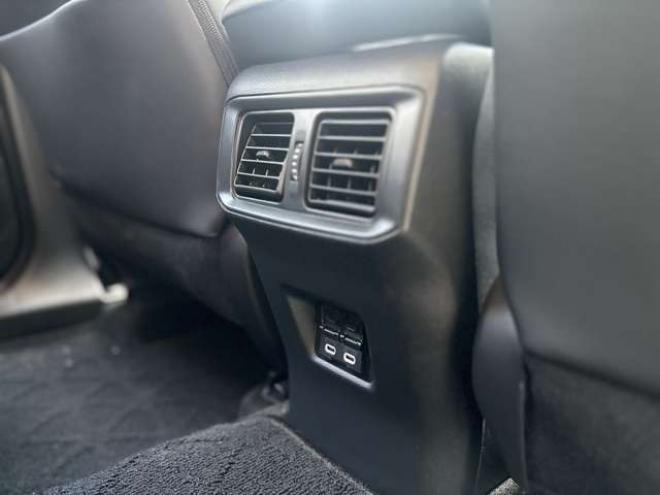 RAV-42.5 ハイブリッド G E-Four 4WD　PS　PW　黒革シート　純正ナビ　フルセグTV　純正AW　ABS　キーレス　モデリスタエアロ　デジタルインナーミラー　パワーバックドア　ハンドルヒーター　ETC　電動シート　バックカメラ 2500