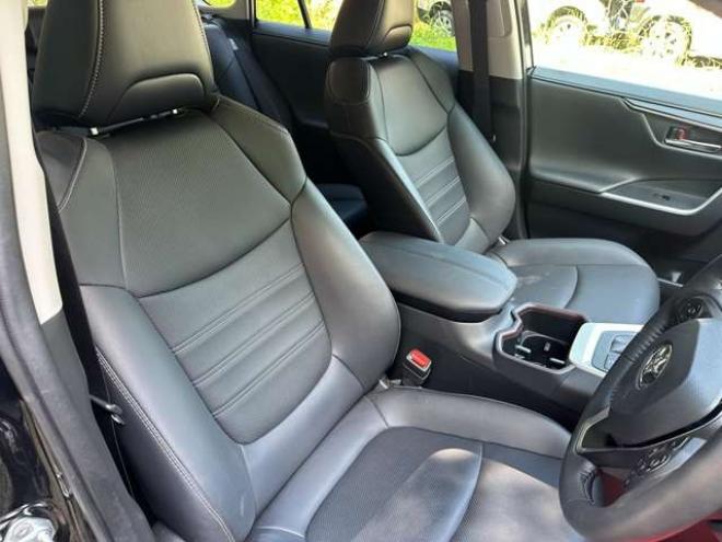 RAV-42.5 ハイブリッド G E-Four 4WD　PS　PW　黒革シート　純正ナビ　フルセグTV　純正AW　ABS　キーレス　モデリスタエアロ　デジタルインナーミラー　パワーバックドア　ハンドルヒーター　ETC　電動シート　バックカメラ 2500