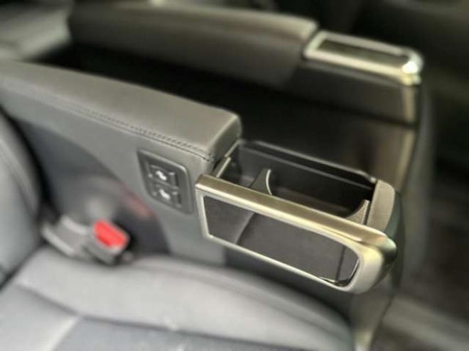 アルファード2.5 S Cパッケージ 4WD　モデリスタエアロ　両側パワースラ　電動リアゲート　後席モニター　フルセグ　バックカメラ　電動シート　3列シート　スマートキー　クルーズコントロール　社外アルミ　障害物センサー　レーンキープアシスト 2500