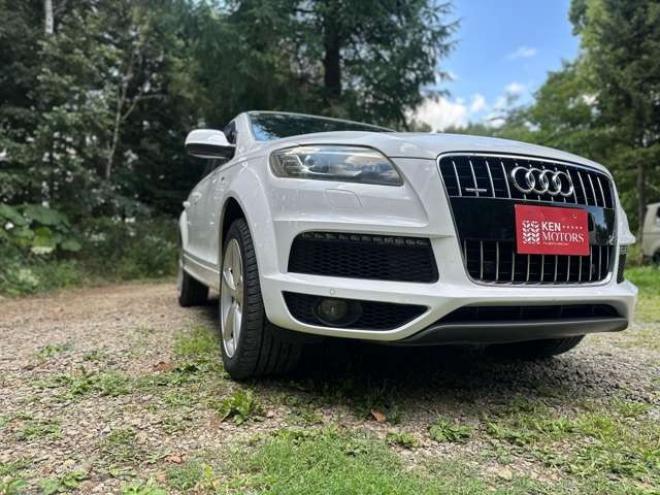 アウディQ7 3.0 TFSI クワトロ Sラインパッケージ 4WD　PS　PW　純正ナビ　純正アルミ　ABS　キーレス　ディーラー車　純正オーディオ　バックカメラ　黒革シート　ETC　ボーズサウンド　クルーズコントロール　電動シート　シートヒーター 正規輸入車 3000