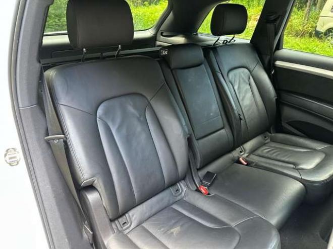アウディQ7 3.0 TFSI クワトロ Sラインパッケージ 4WD　PS　PW　純正ナビ　純正アルミ　ABS　キーレス　ディーラー車　純正オーディオ　バックカメラ　黒革シート　ETC　ボーズサウンド　クルーズコントロール　電動シート　シートヒーター 正規輸入車 3000