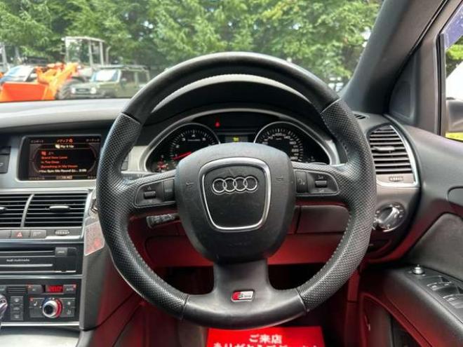 アウディQ7 3.0 TFSI クワトロ Sラインパッケージ 4WD　PS　PW　純正ナビ　純正アルミ　ABS　キーレス　ディーラー車　純正オーディオ　バックカメラ　黒革シート　ETC　ボーズサウンド　クルーズコントロール　電動シート　シートヒーター 正規輸入車 3000