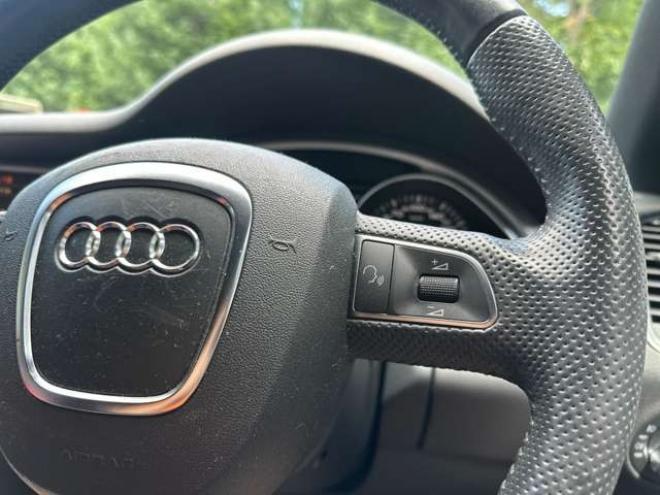 アウディQ7 3.0 TFSI クワトロ Sラインパッケージ 4WD　PS　PW　純正ナビ　純正アルミ　ABS　キーレス　ディーラー車　純正オーディオ　バックカメラ　黒革シート　ETC　ボーズサウンド　クルーズコントロール　電動シート　シートヒーター 正規輸入車 3000
