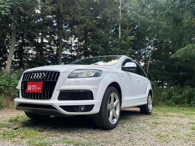 アウディQ7 3.0 TFSI クワトロ Sラインパッケージ 4WD　PS　PW　純正ナビ　純正アルミ　ABS　キーレス　ディーラー車　純正オーディオ　バックカメラ　黒革シート　ETC　ボーズサウンド　クルーズコントロール　電動シート　シートヒーター 正規輸入車 3000