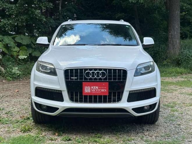 アウディQ7 3.0 TFSI クワトロ Sラインパッケージ 4WD　PS　PW　純正ナビ　純正アルミ　ABS　キーレス　ディーラー車　純正オーディオ　バックカメラ　黒革シート　ETC　ボーズサウンド　クルーズコントロール　電動シート　シートヒーター 正規輸入車 3000