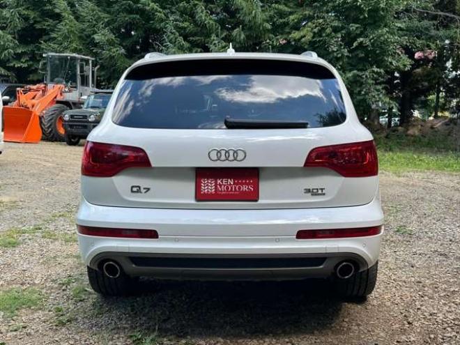 アウディQ7 3.0 TFSI クワトロ Sラインパッケージ 4WD　PS　PW　純正ナビ　純正アルミ　ABS　キーレス　ディーラー車　純正オーディオ　バックカメラ　黒革シート　ETC　ボーズサウンド　クルーズコントロール　電動シート　シートヒーター 正規輸入車 3000