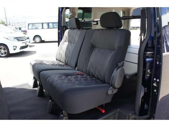 キャラバン2.4 AUTECH ロングボディ ディーゼルターボ 4WD　セレクション　Bodyline新作17インチAW&薄型オーバーフェンダー&ベッドキットTYPE2　ヨコハマPARADA215/60R17 登録済未使用車 2400