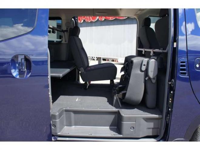 キャラバン2.4 AUTECH ロングボディ ディーゼルターボ 4WD　セレクション　Bodyline新作17インチAW&薄型オーバーフェンダー&ベッドキットTYPE2　ヨコハマPARADA215/60R17 登録済未使用車 2400