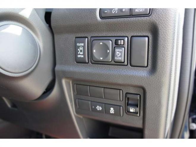 キャラバン2.4 AUTECH ロングボディ ディーゼルターボ 4WD　セレクション　Bodyline新作17インチAW&薄型オーバーフェンダー&ベッドキットTYPE2　ヨコハマPARADA215/60R17 登録済未使用車 2400