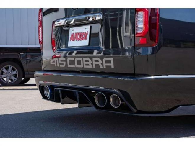 レジアスエース2.8 スーパーGL ダークプライム ロングボディ ディーゼルターボ 4WD　415COBRAカスタム車両　ファントムヘッドライトシステム&ファントムゴールド18インチホイール&フェイスリフトキット&フルエアロ&フローティングリップ&ローフォルムフェンダー　玄武2インチダウンブロック 2800