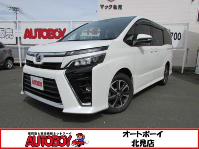 ヴォクシー2.0 ZS 4WD　プリクラッシュセーフティ/レーンアシスト/片側パワースライドドア/純正ナビ/フルセグTV/バックカメラ/ETC 2000