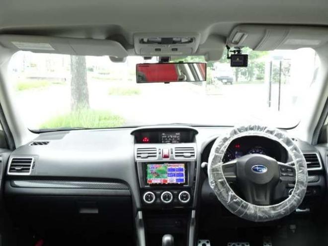 フォレスター2.0 S リミテッド 4WD　本州車　保証1年/走行距離無制限　4WD　アイサイト　ナビ　地デジ　バックカメラ　ハーフレザーシート　プッシュスタート　前席シートヒーター　前席パワーシート　17インチアルミホイール　ETC　純正HID 2000