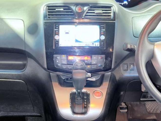 セレナ2.0 20X Vセレクション+Safety 4WD　下廻防錆TVナビBカメETC 2000