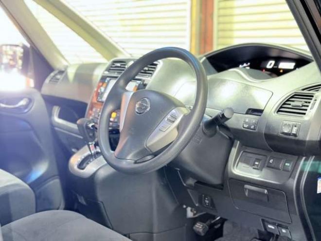 セレナ2.0 20X 4WD　下廻防錆TVナビBカメ後席モニタETC 2000