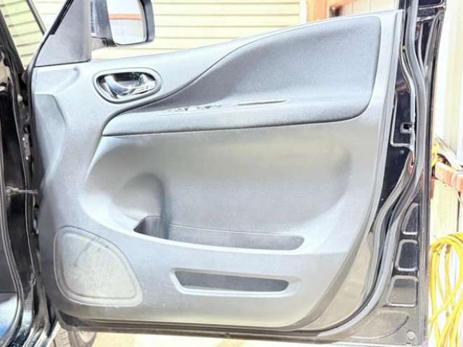 セレナ2.0 20X 4WD　下廻防錆TVナビBカメ後席モニタETC 2000