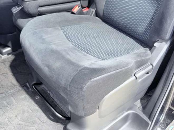 セレナ2.0 20X 4WD　下廻防錆TVナビBカメ後席モニタETC 2000